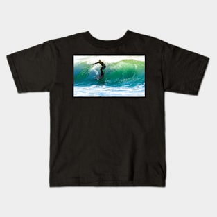 Surfing the waves Kids T-Shirt